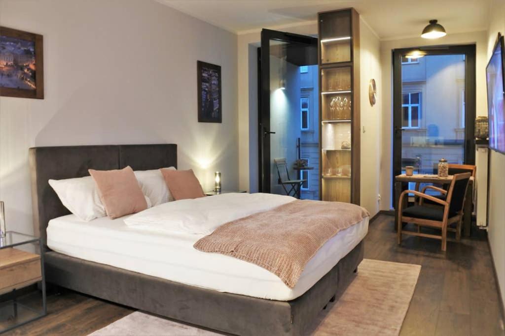 Appartement Boutique 109 - Old City, Luxury Apt. With A Garage
